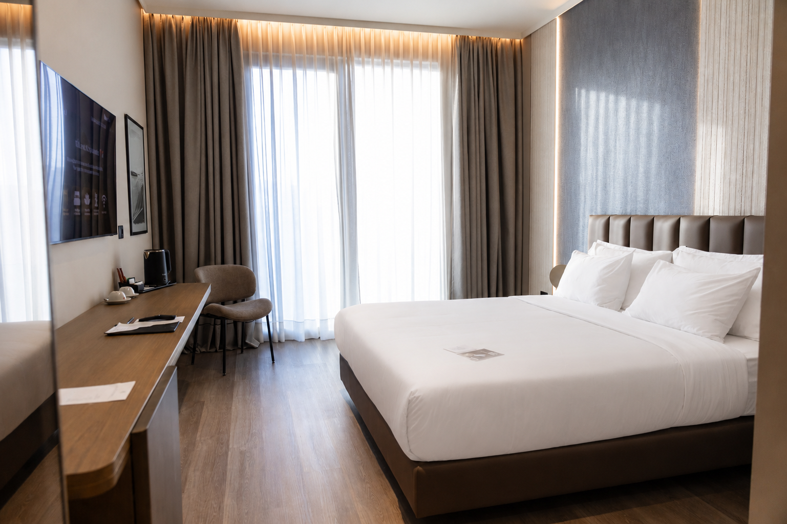 RoyalCityRoom1